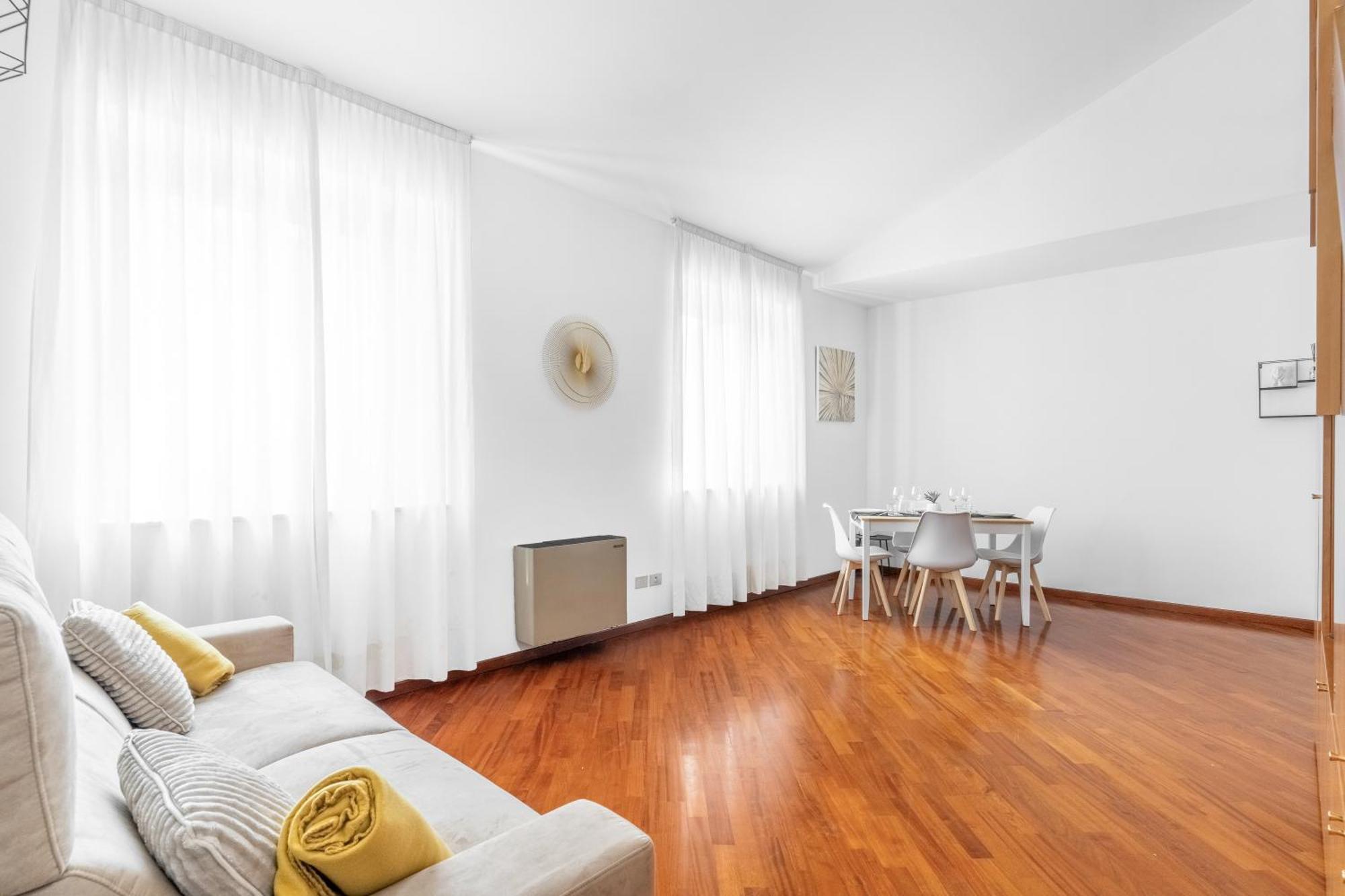 Central Luxurious Apartment Duomo A/C-Wi-Fi Free Milánó Kültér fotó